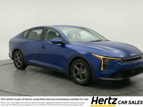 Used 2025 Kia K4 LXS image 1