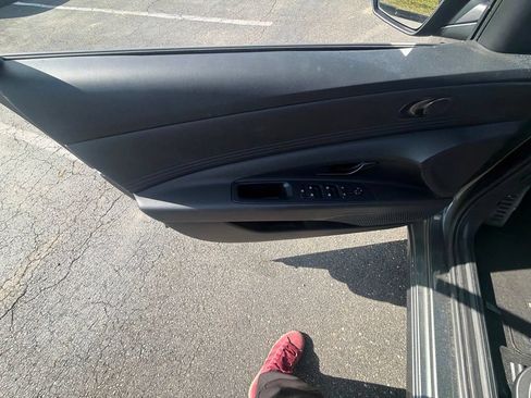 Used 2025 Hyundai Elantra SEL w/ Cargo Package FWD image 12