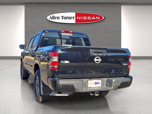 Used 2025 Nissan Frontier SV image 10
