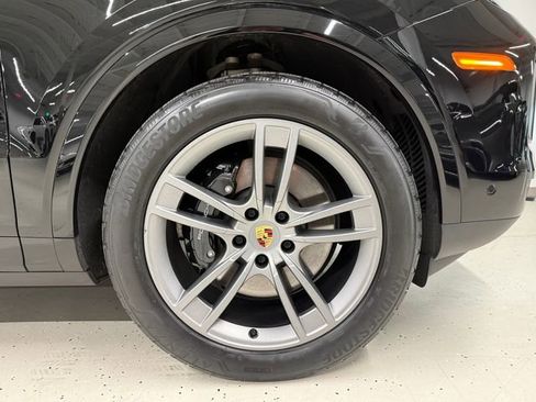Certified 2024 Porsche Cayenne Coupe image 14