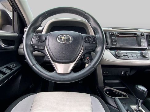 Used 2017 Toyota RAV4 XLE FWD image 6
