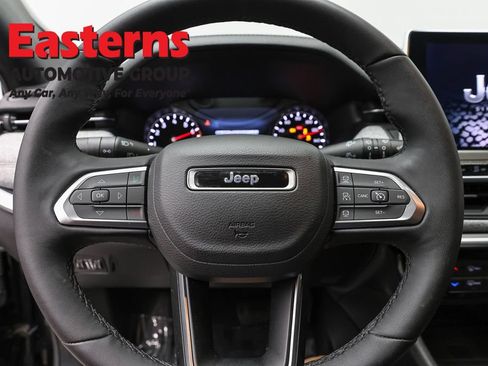 Used 2024 Jeep Compass Latitude AWD/4WD image 10