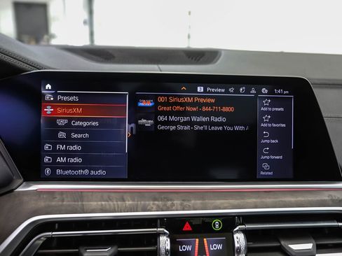 Used 2022 BMW X5 xDrive40i w/ M Sport Package AWD/4WD image 17