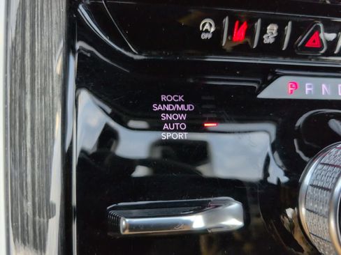 Used 2022 Jeep Wagoneer Series III w/ Premium Group I image 22