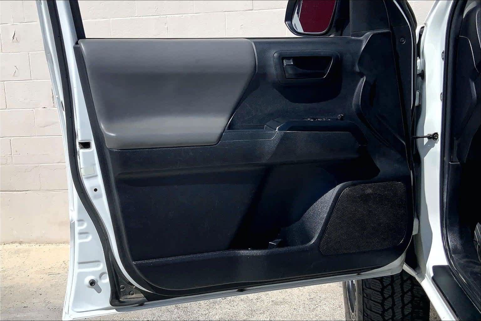 Used 2022 Toyota Tacoma SR RWD image 27