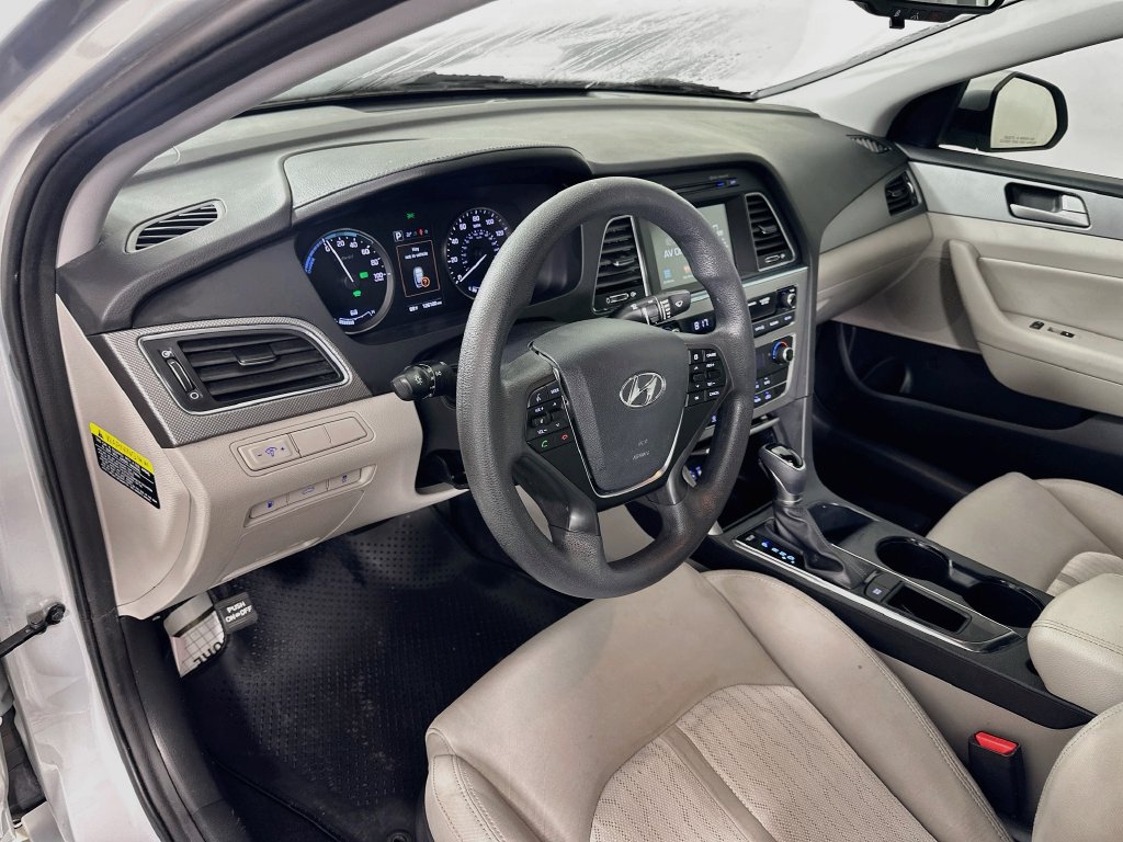Used 2017 Hyundai Sonata SE FWD image 9