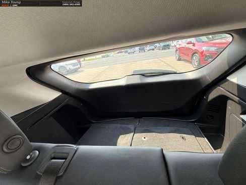 Used 2021 Chevrolet TrailBlazer LT w/ Premium Seating Package FWD image 22