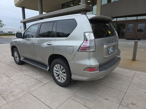 Used 2021 Lexus GX 460 Premium w/ Premium Package AWD/4WD image 4