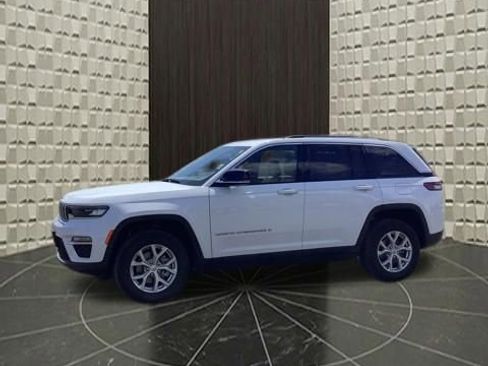 Certified 2023 Jeep Grand Cherokee Limited AWD/4WD image 8