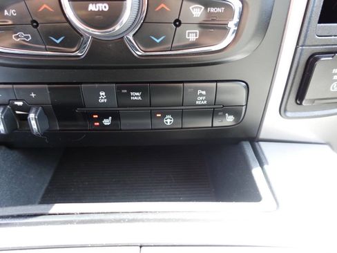 Used 2023 RAM 1500 Classic SLT w/ Electronics Convenience Group AWD/4WD image 44
