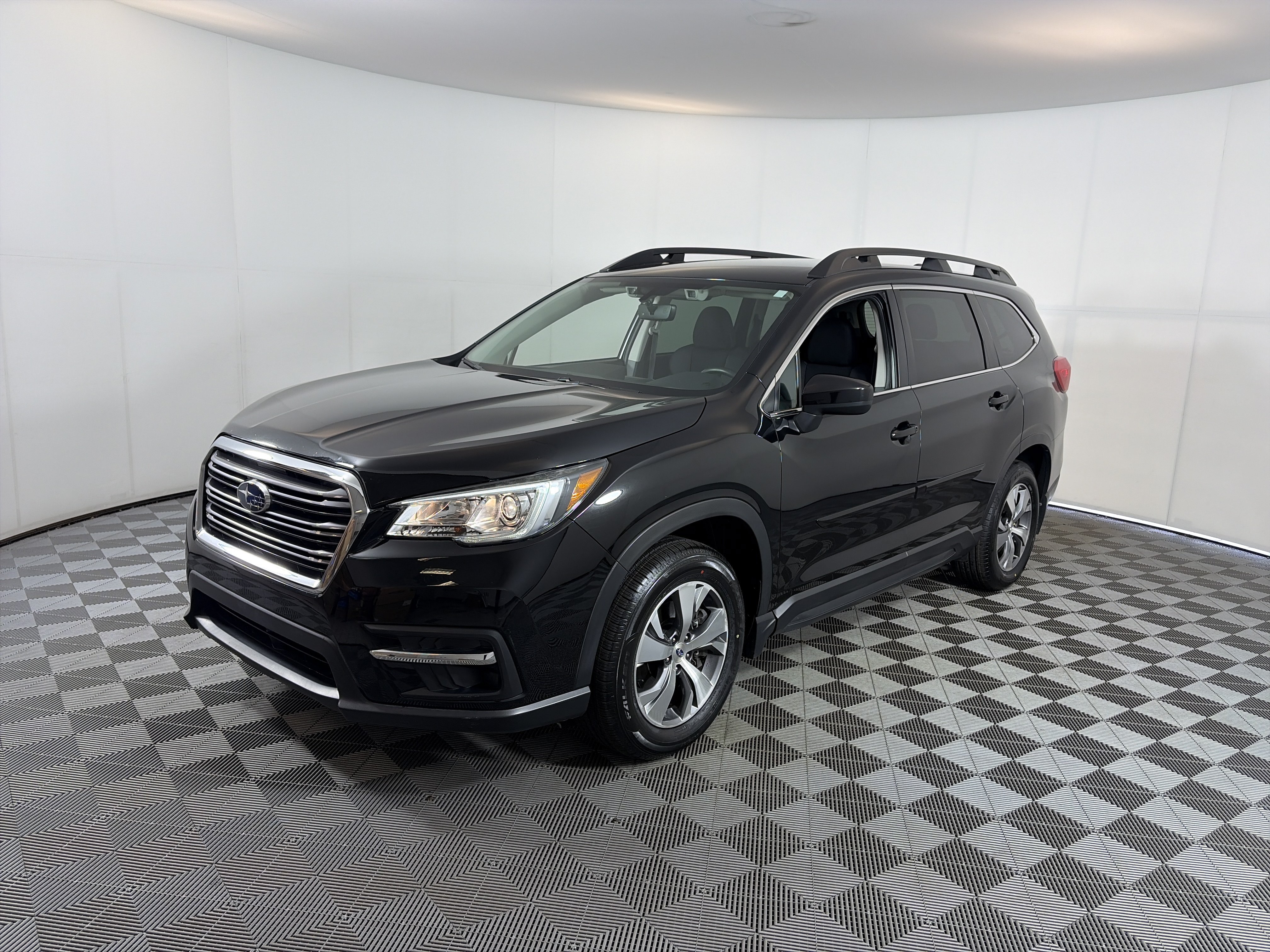 Used 2019 Subaru Ascent Premium AWD/4WD image 2