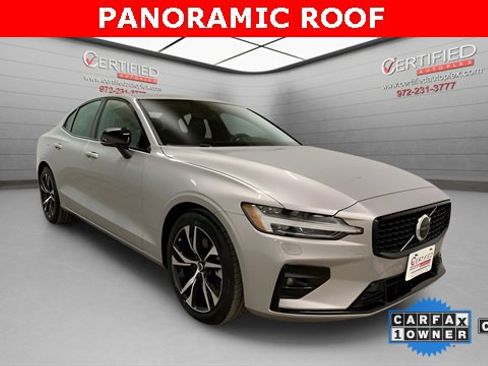 Used 2025 Volvo S60 B5 Core image 3