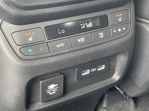 Used 2023 Honda Pilot Elite image 23