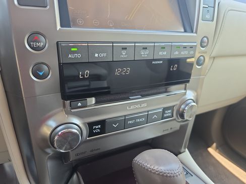 Used 2014 Lexus GX 460 w/ Premium Package AWD/4WD image 24