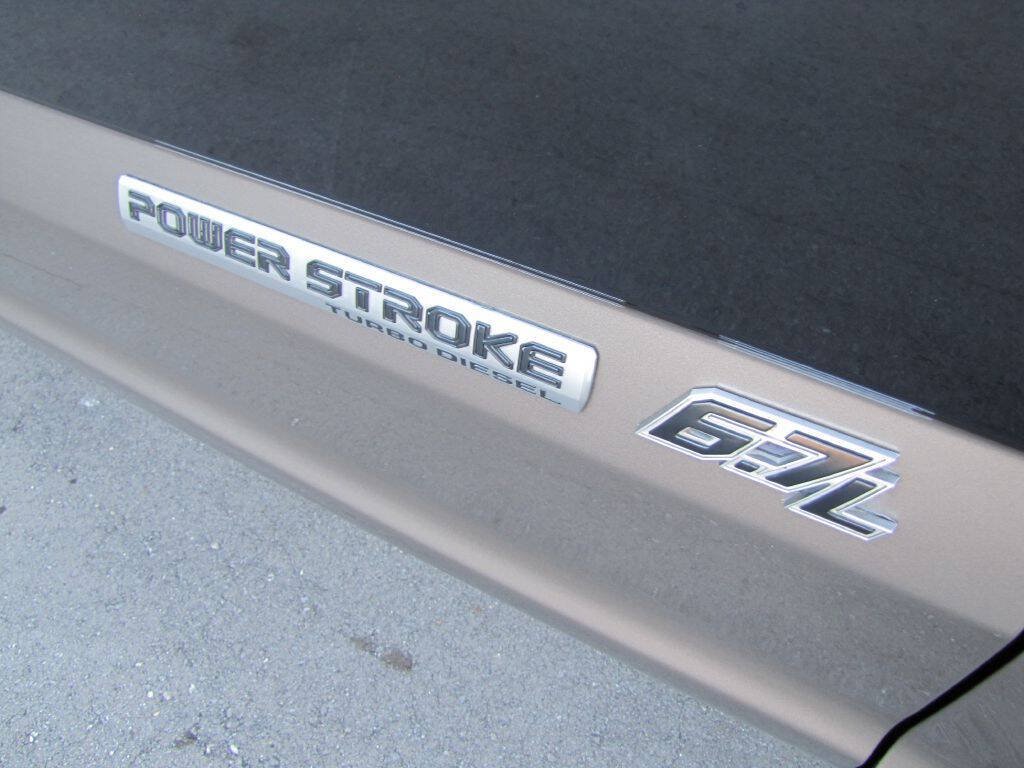 Used 2021 Ford F250 King Ranch w/ King Ranch Ultimate Package AWD/4WD image 27