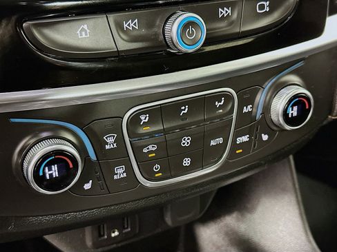 Used 2020 Chevrolet Traverse LT w/ LPO, Blackout Package image 17