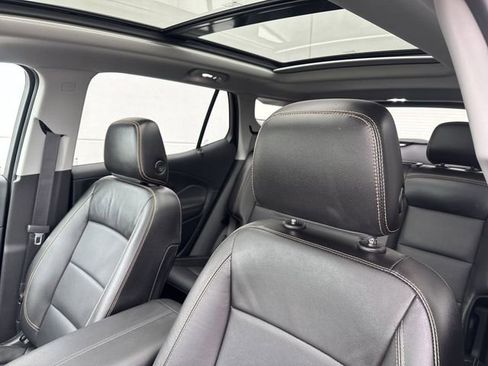 Certified 2021 GMC Terrain SLT w/ Infotainment Package II AWD/4WD image 13
