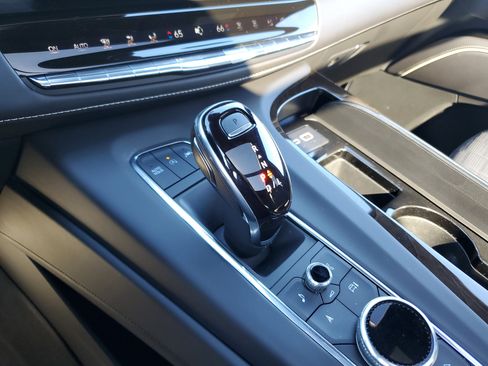 Certified 2024 Cadillac Escalade Premium Luxury Platinum image 25