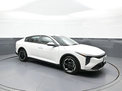 Certified 2025 Kia K4 EX FWD image 4