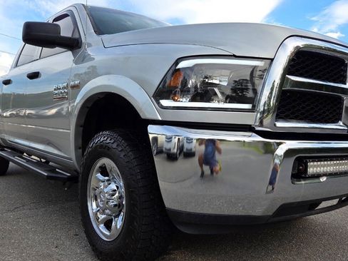 Used 2013 RAM 2500 Tradesman w/ Chrome Appearance Group AWD/4WD image 19