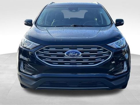 Used 2019 Ford Edge Titanium w/ Cold Weather Package image 2