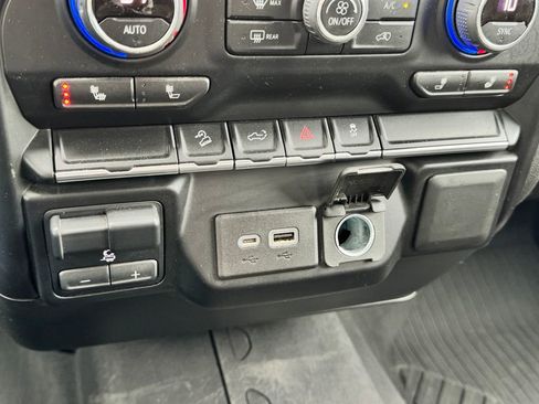 Used 2021 Chevrolet Silverado 2500 LT w/ Convenience Package image 23