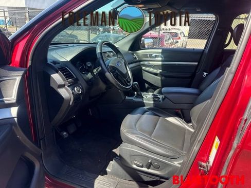 Used 2019 Ford Explorer XLT FWD image 7