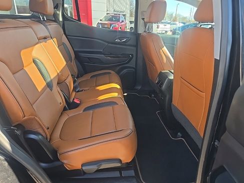 Used 2020 GMC Acadia AT4 w/ GMC Pro Grade Package image 27