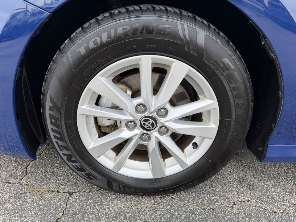 Used 2025 Toyota Camry LE FWD image 8