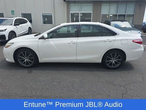 Used 2017 Toyota Camry XSE w/ Moonroof Package FWD image 4