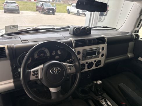 Used 2012 Toyota FJ Cruiser 4WD w/ Upgrade Pkg image 10