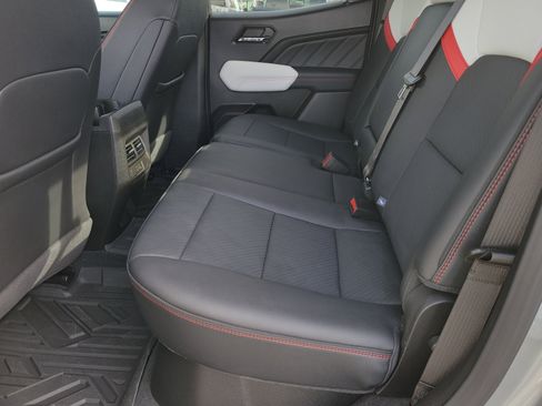 Used 2024 GMC Canyon AT4X image 7