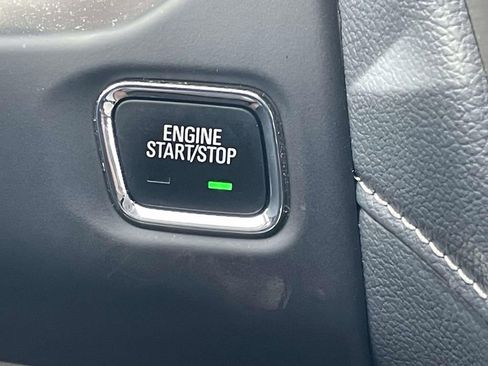 Used 2021 GMC Acadia Denali image 36