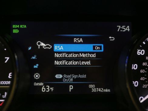 Used 2024 Toyota Camry SE image 39