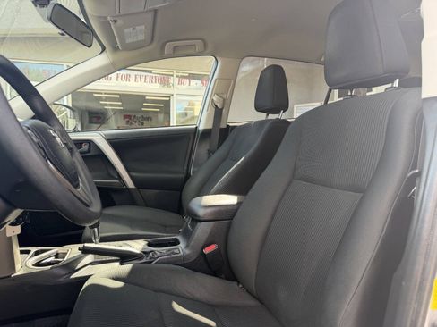 Used 2016 Toyota RAV4 LE AWD/4WD image 17