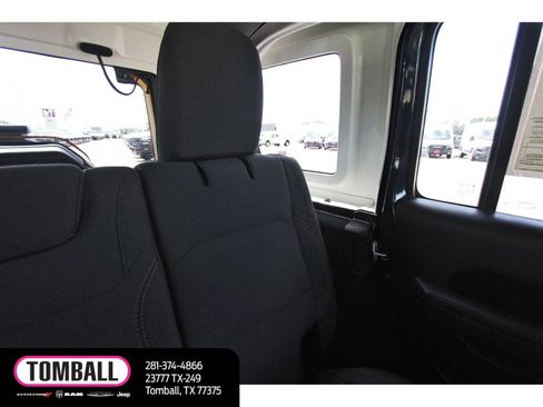 Used 2025 Jeep Wrangler Unlimited Sport AWD/4WD image 12