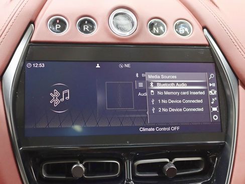 Used 2021 Aston Martin DBX image 25