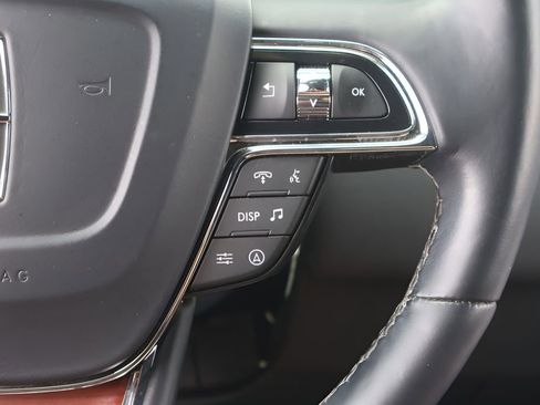 Used 2024 Lincoln Navigator Premiere AWD/4WD image 22