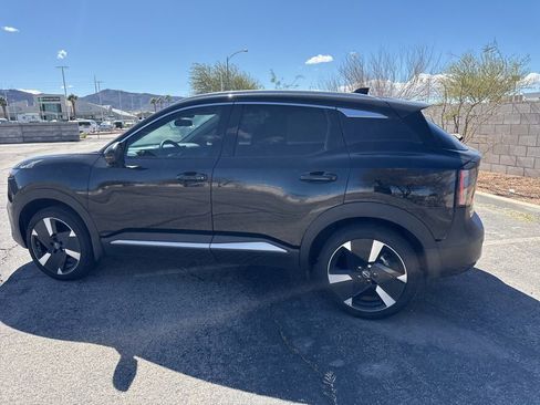 Used 2025 Nissan Kicks SR w/ SR Premium Package image 13