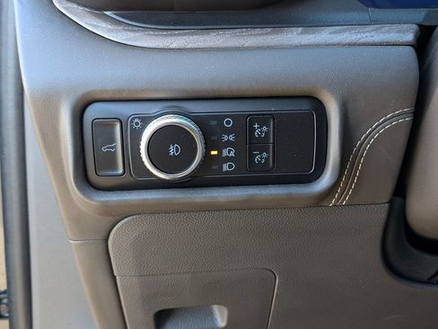 Used 2023 Ford Explorer Platinum w/ Technology Package AWD/4WD image 19
