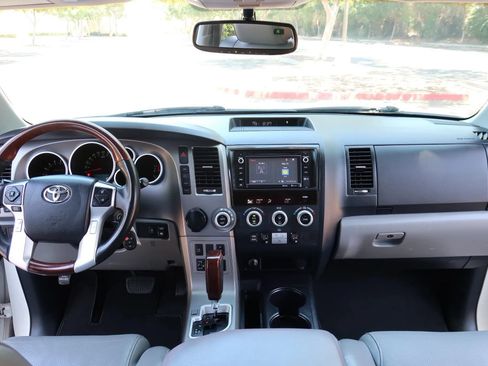 Used 2016 Toyota Sequoia Platinum RWD image 26