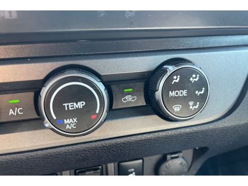 Used 2019 Toyota Tacoma TRD Off-Road w/ Technology Package RWD image 29