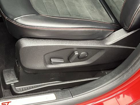 Used 2022 Ford Edge ST-Line image 9