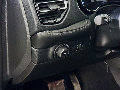 Used 2021 Dodge Durango SXT image 17