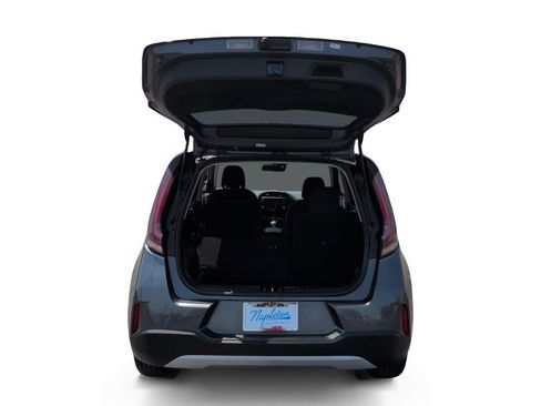 Used 2025 Kia Soul LX FWD image 29
