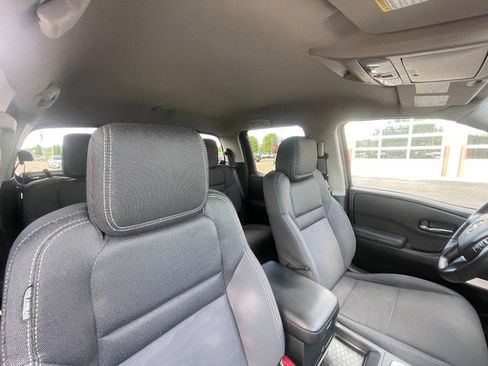 Used 2022 Nissan Frontier SV AWD/4WD image 11