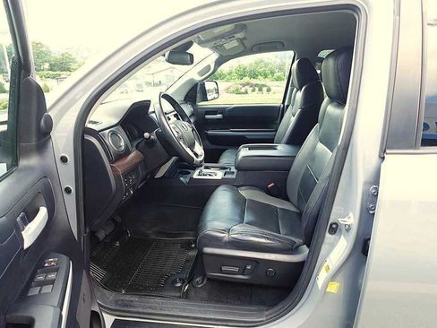 Used 2021 Toyota Tundra Limited w/ Limited Premium Package AWD/4WD image 6