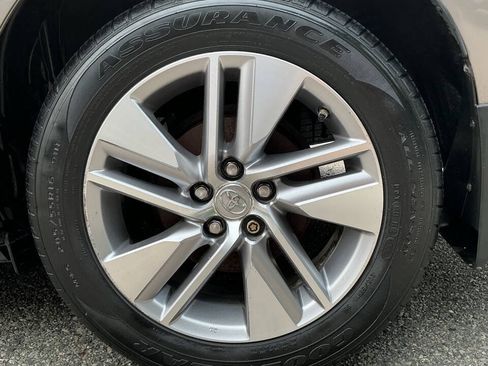 Used 2014 Toyota Corolla LE FWD image 11