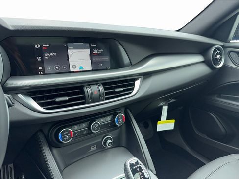 New 2025 Alfa Romeo Stelvio Sprint w/ Convenience Package image 22