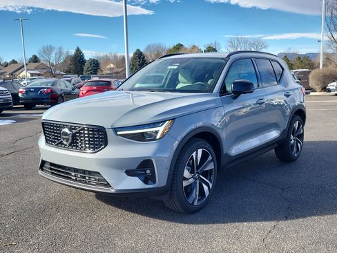 New 2026 Volvo XC40 B5 Ultra w/ Climate Package image 4